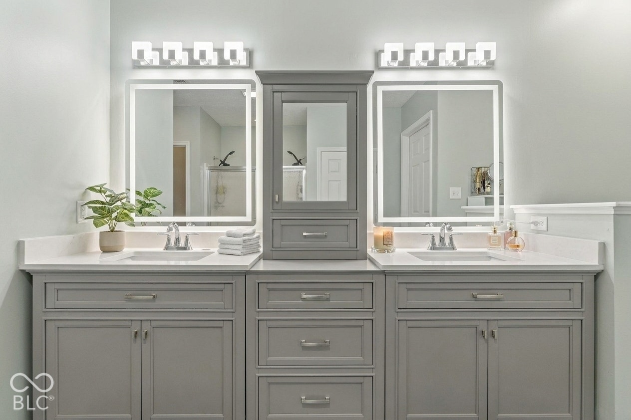Virtually Altered - Primary En Suite - MAIN LEVEL