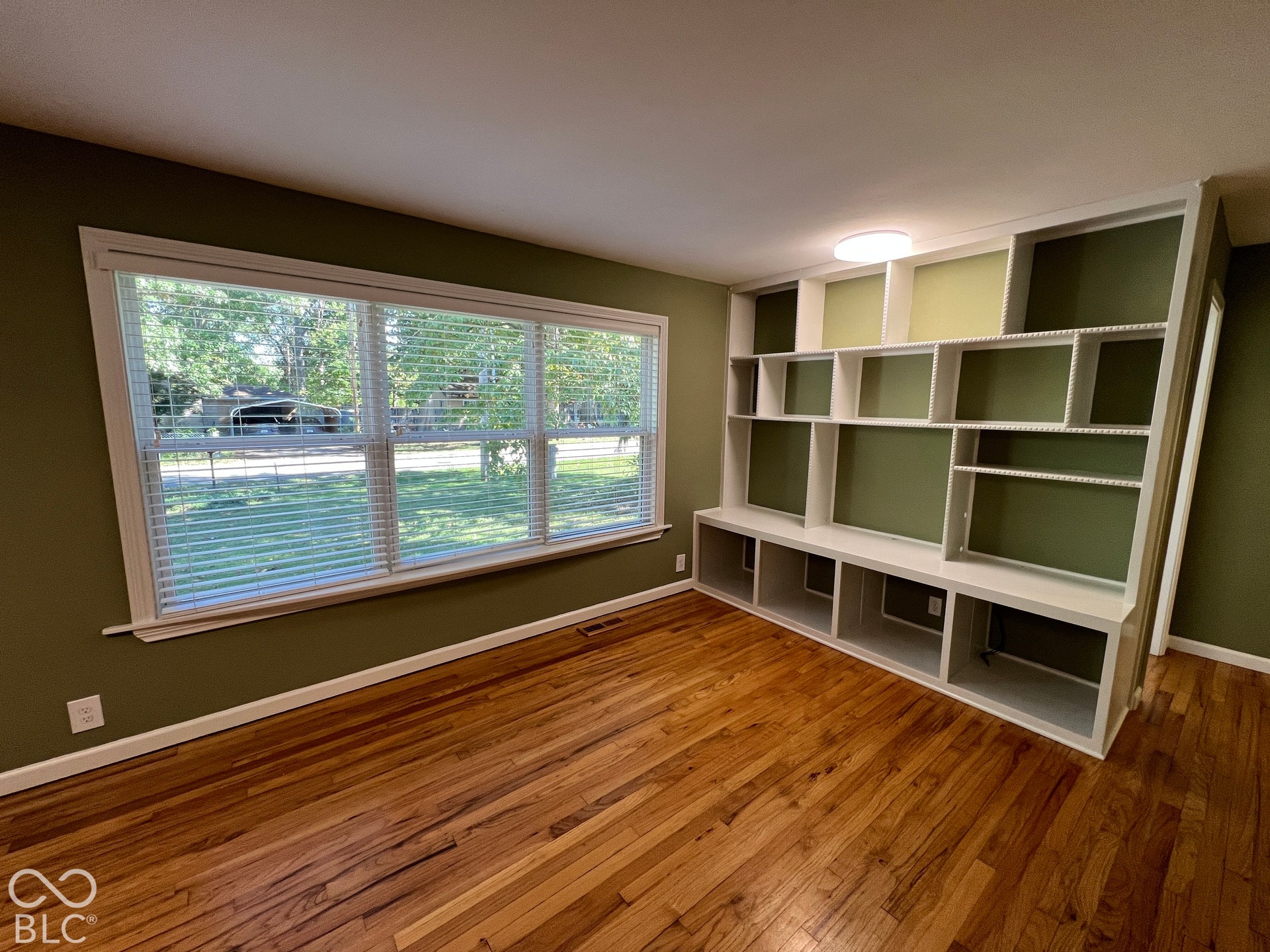 1358 N Ridgeview Drive, Indianapolis, IN 46219