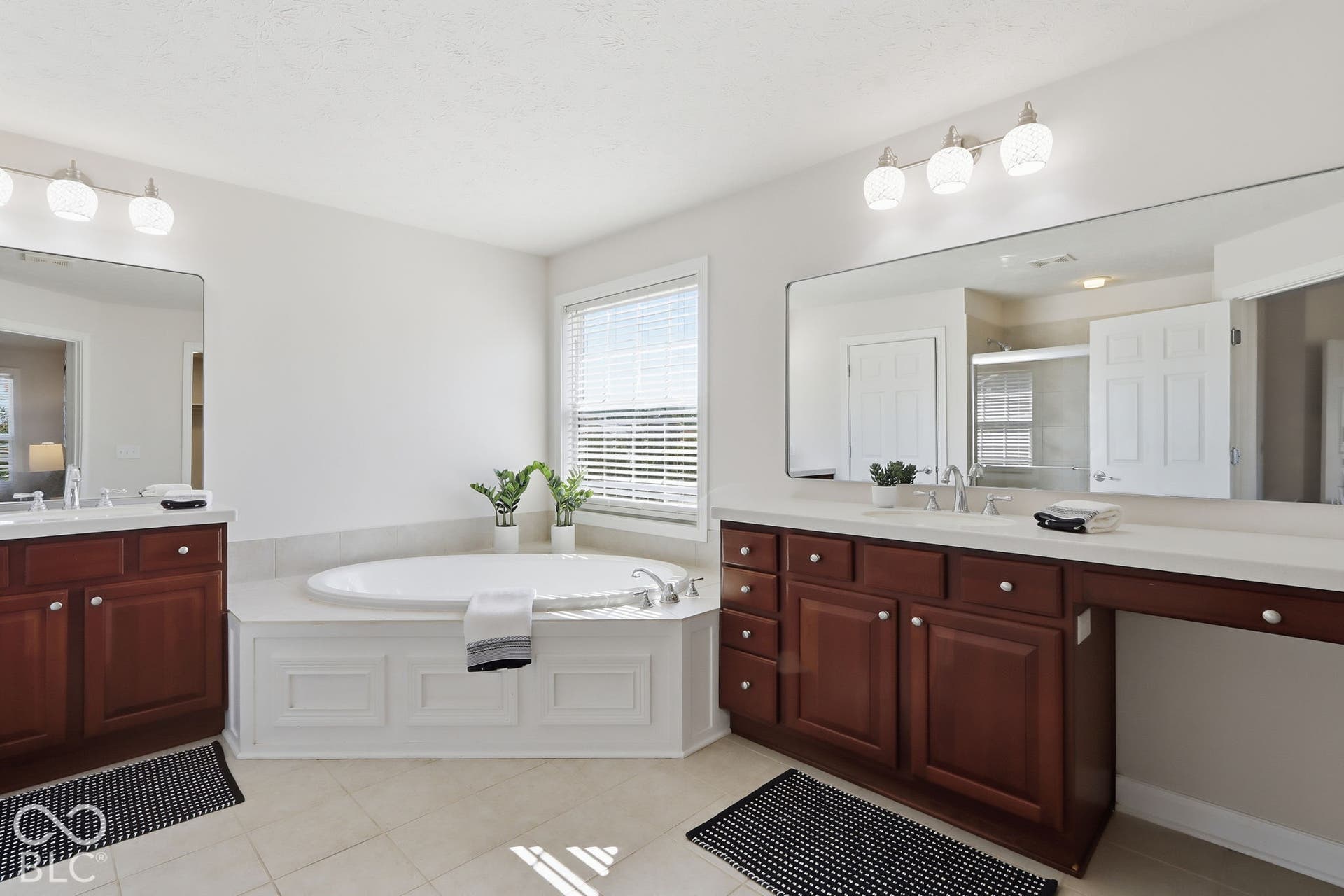 12558 Talon Crest Drive, Fishers, IN 46037