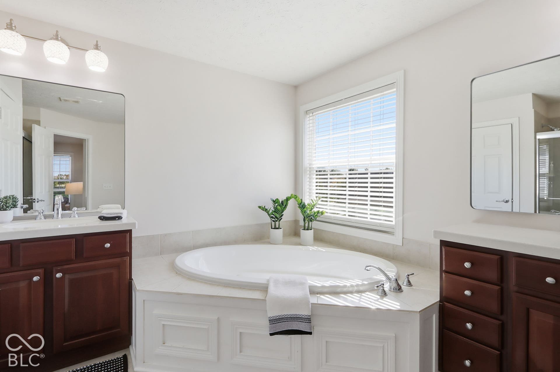 12558 Talon Crest Drive, Fishers, IN 46037