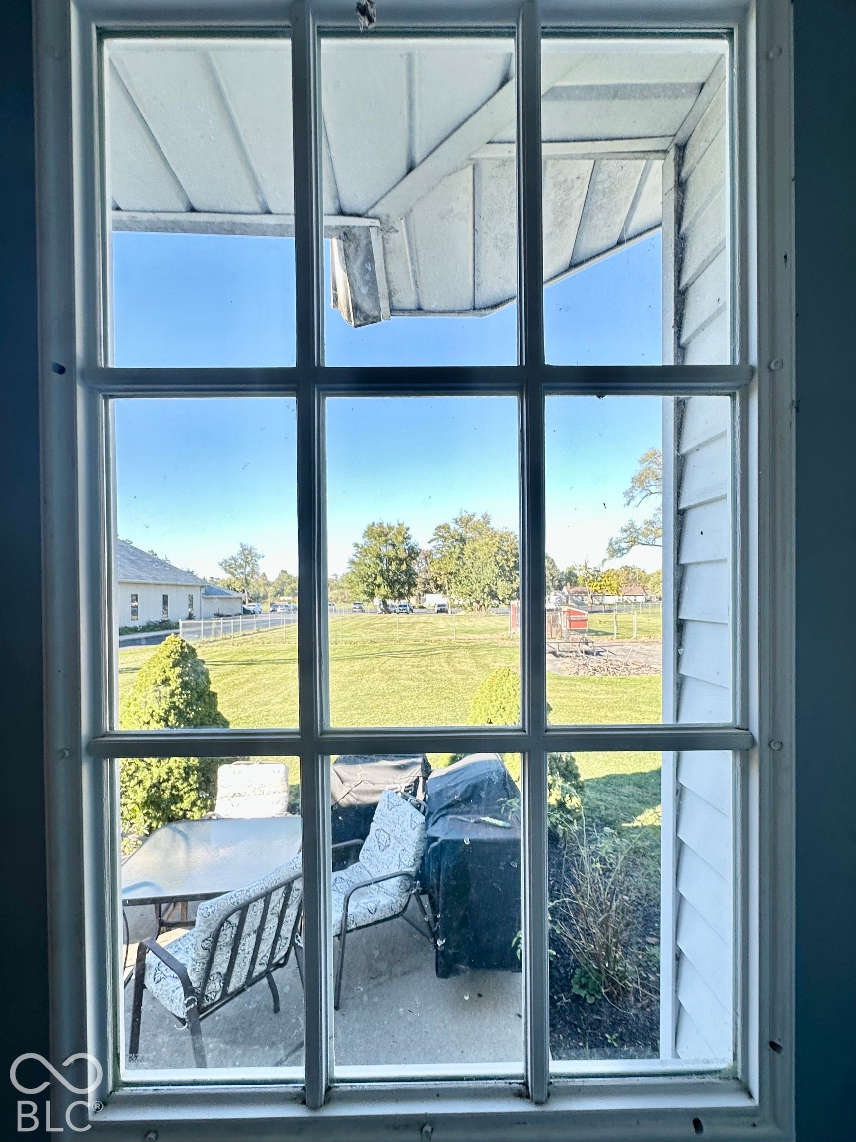 BACKYARD VIEW!