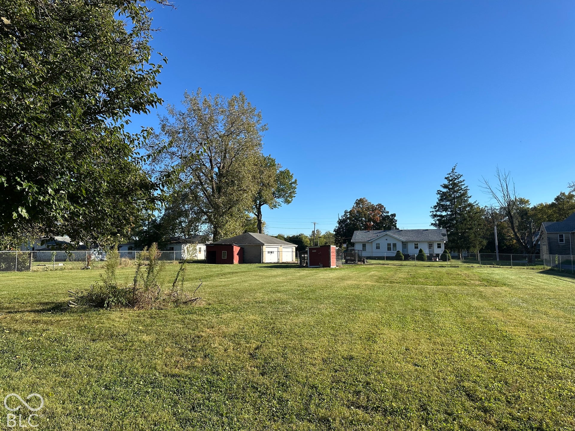 1 ACRE LOT AND 5 FOOT FENCING!