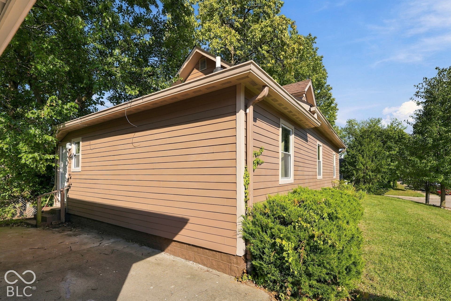 4002 Byram Avenue, Indianapolis, IN 46208