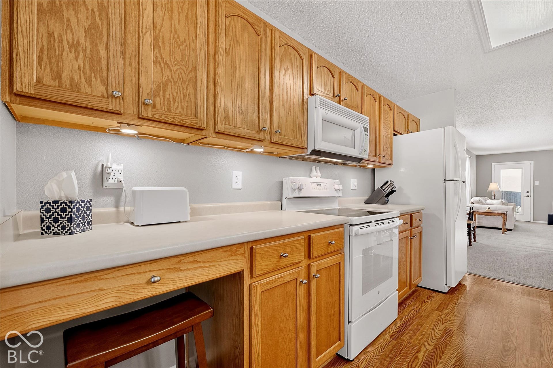 12980 Coyote Run, Fishers, IN 46038 Planning area completes the kitchen.