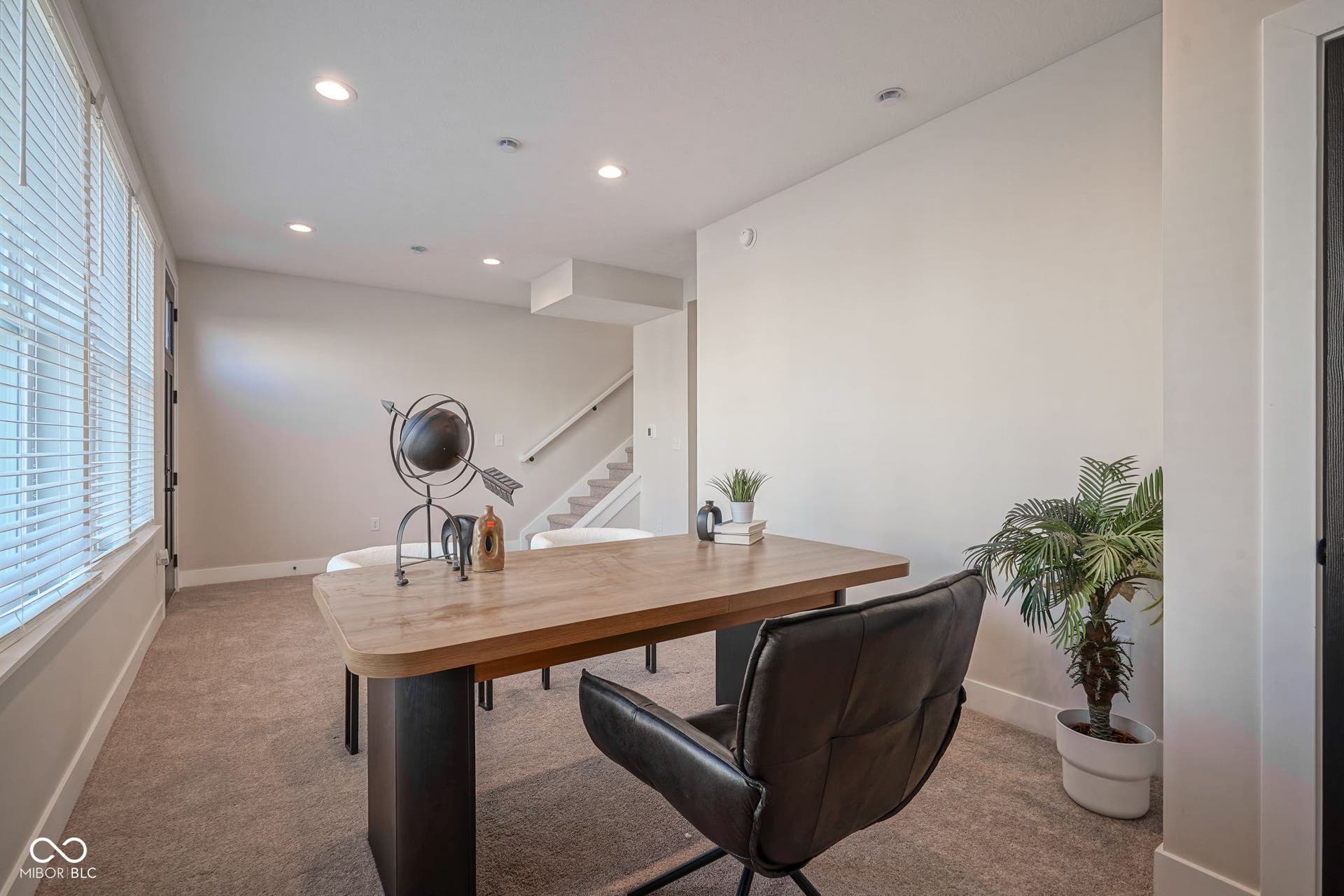 office space with carpet flooring and recessed lighting