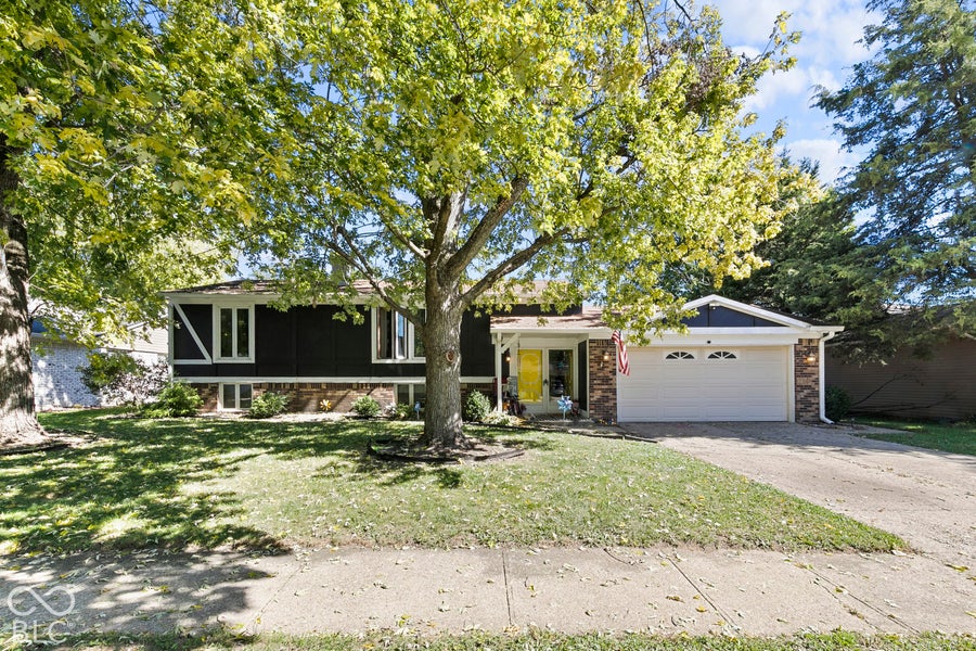 Property photo for 3435 Summerfield Drive, Indianapolis, IN