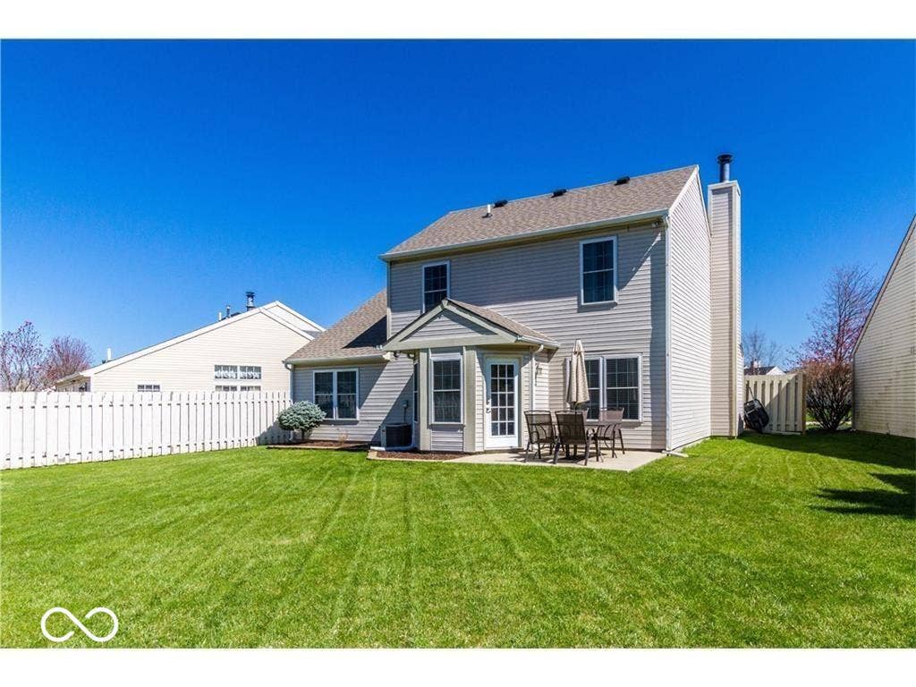 10812 Washington Bay Drive, Fishers, IN 46037