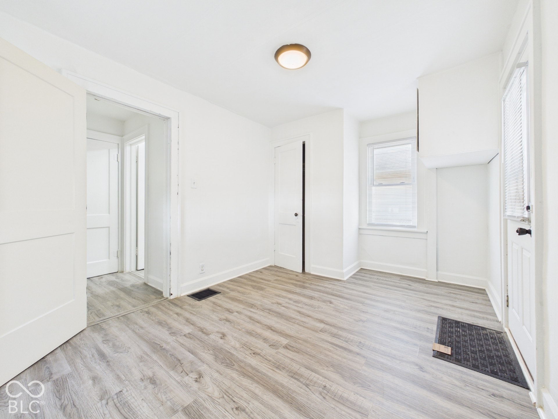 240 W 37th Street, Anderson, IN 46013