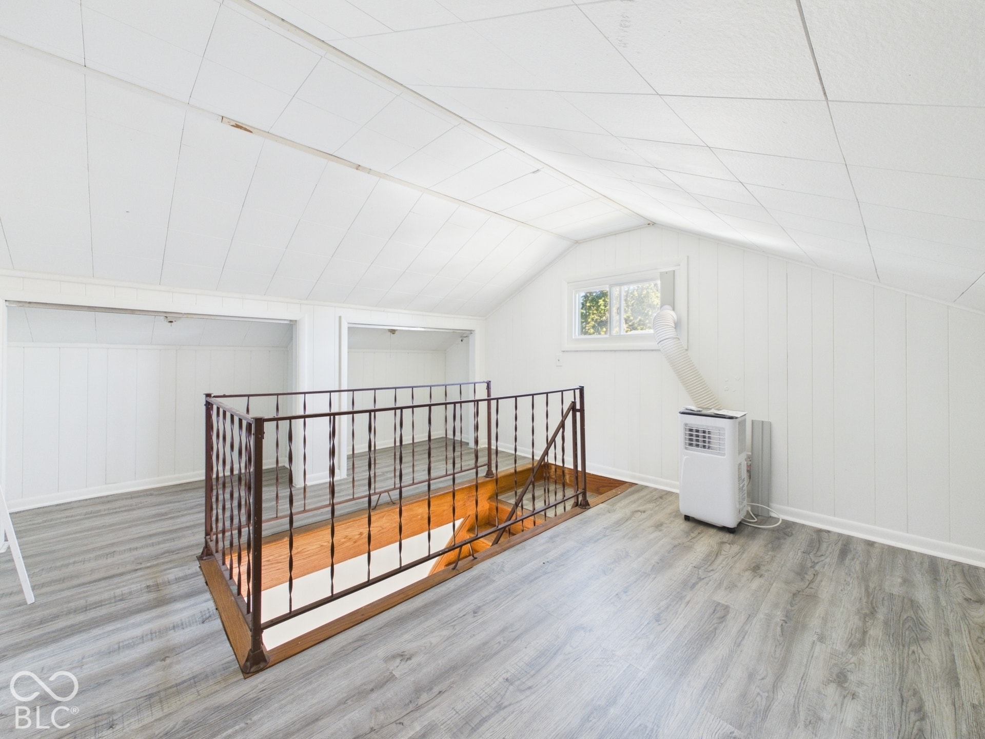 240 W 37th Street, Anderson, IN 46013