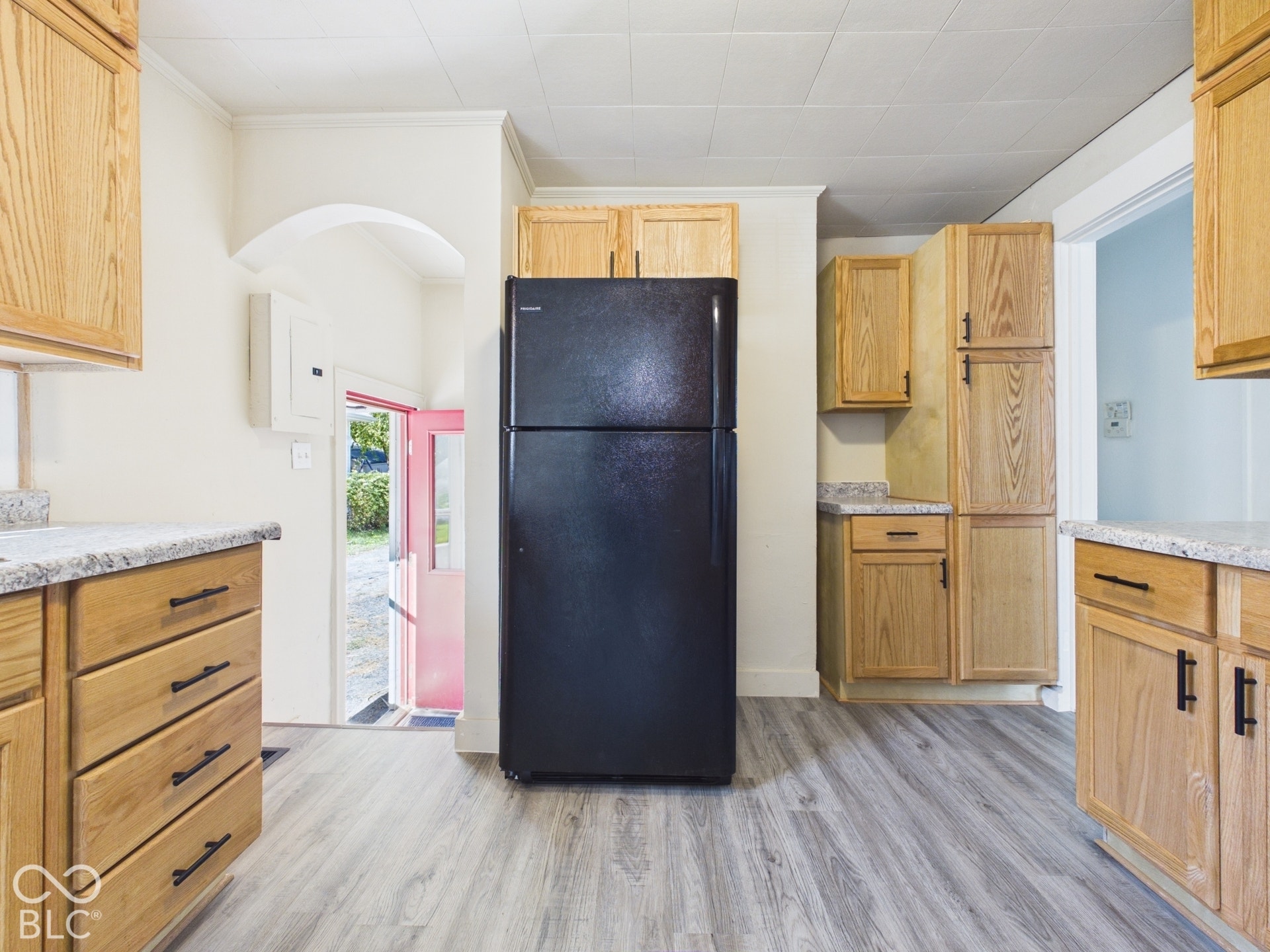 240 W 37th Street, Anderson, IN 46013