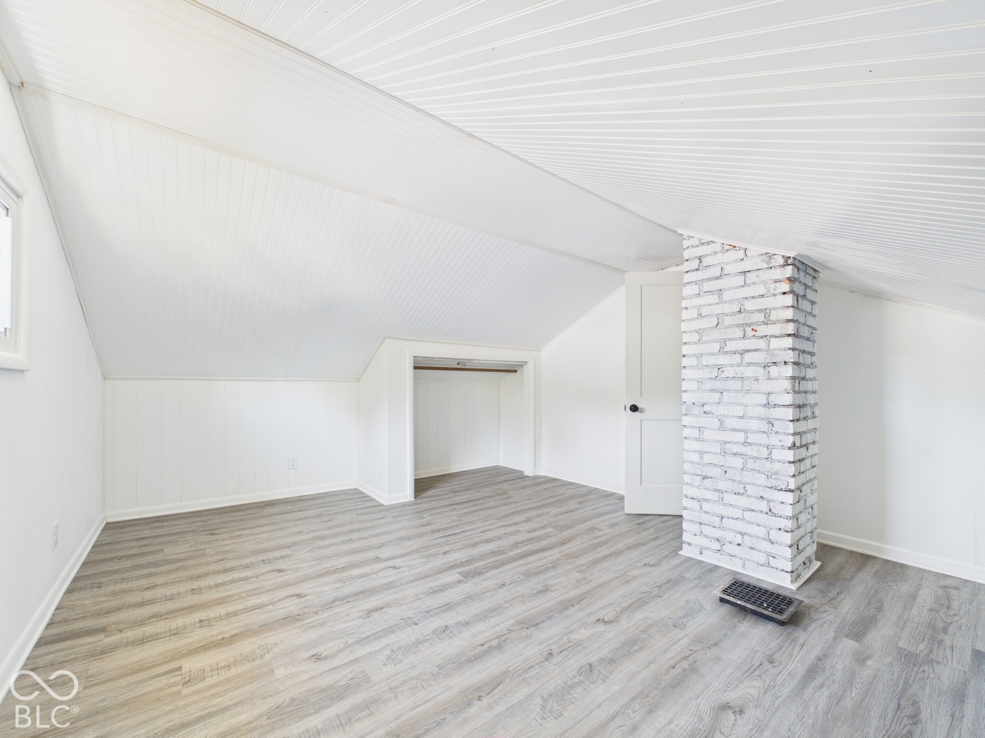 240 W 37th Street, Anderson, IN 46013