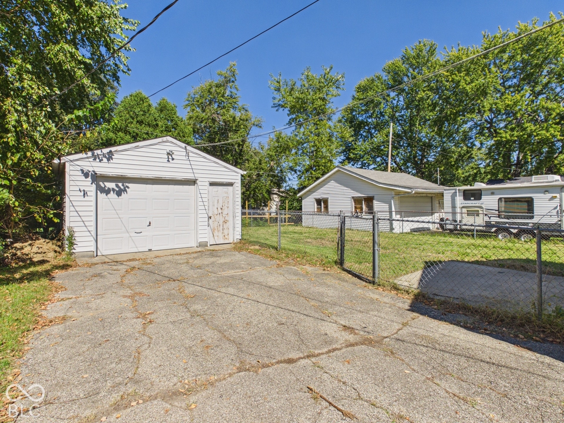 240 W 37th Street, Anderson, IN 46013