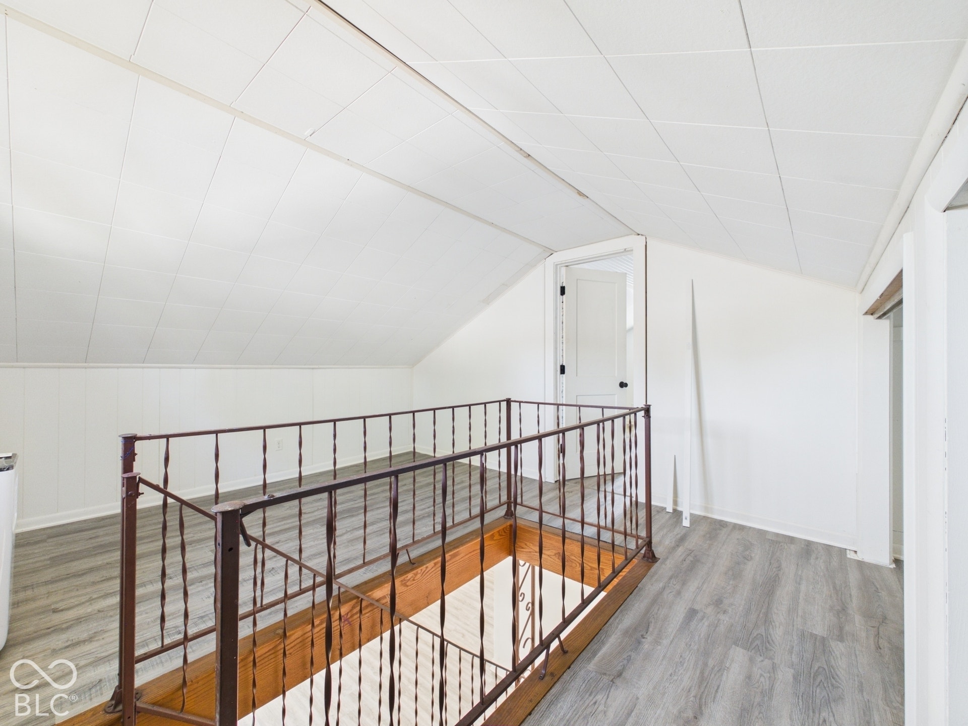 240 W 37th Street, Anderson, IN 46013