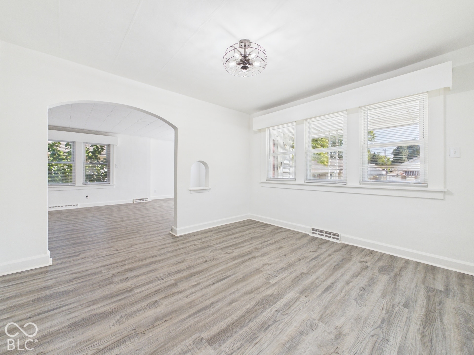 240 W 37th Street, Anderson, IN 46013