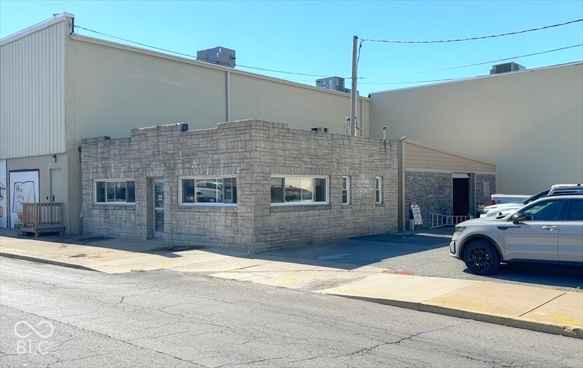 87 S 6th Street, Logansport, IN 46947