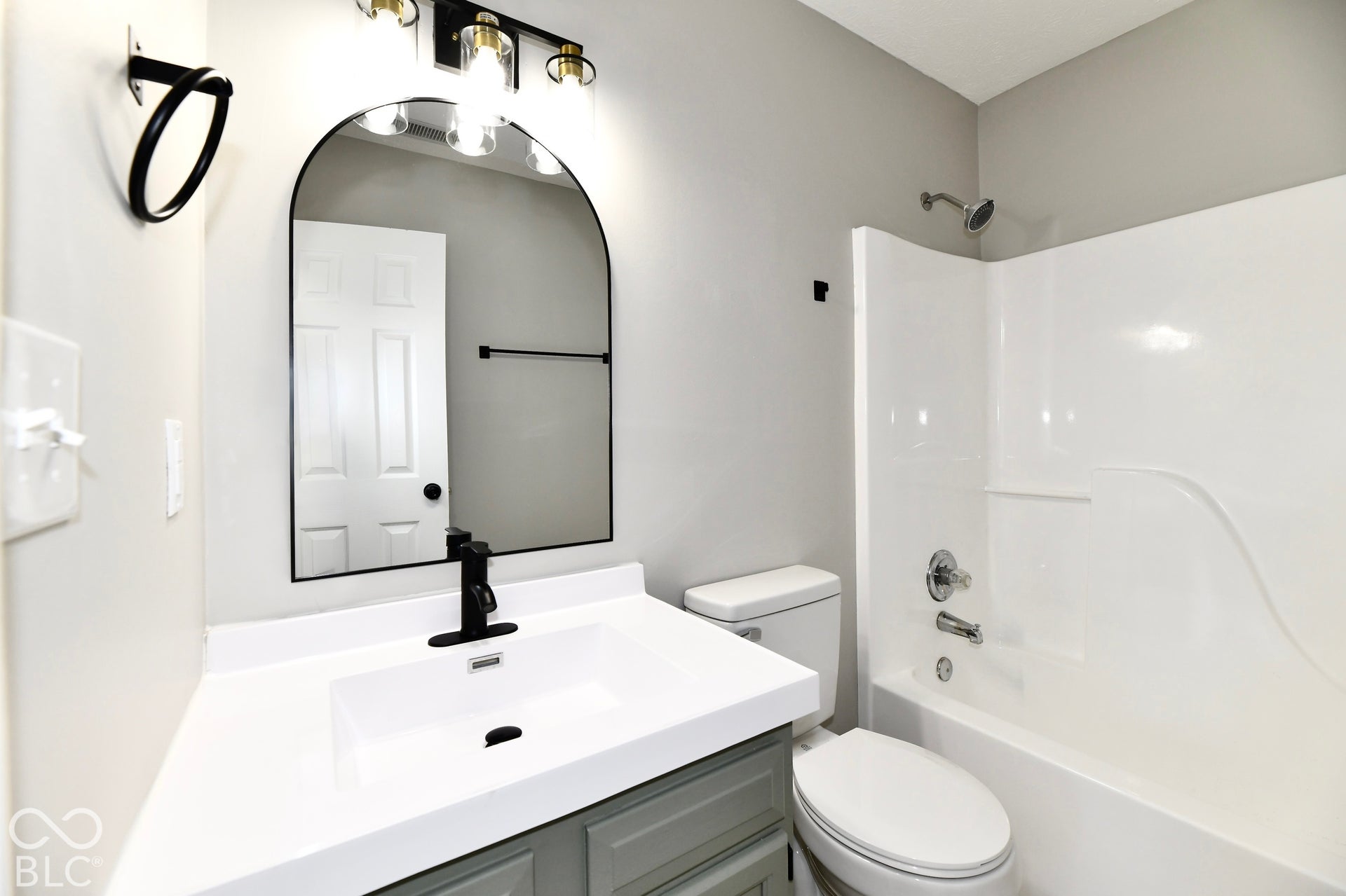 6411 River Run Drive, Indianapolis, IN 46221