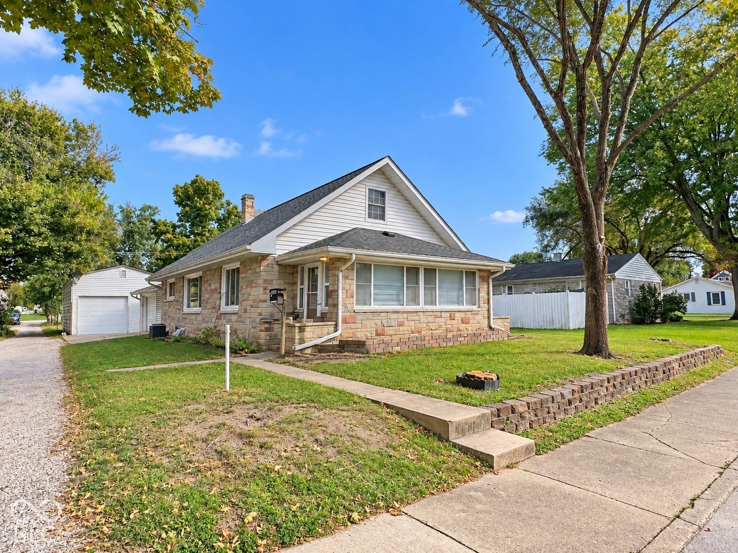 559 S Sycamore Street, Martinsville, IN 46151