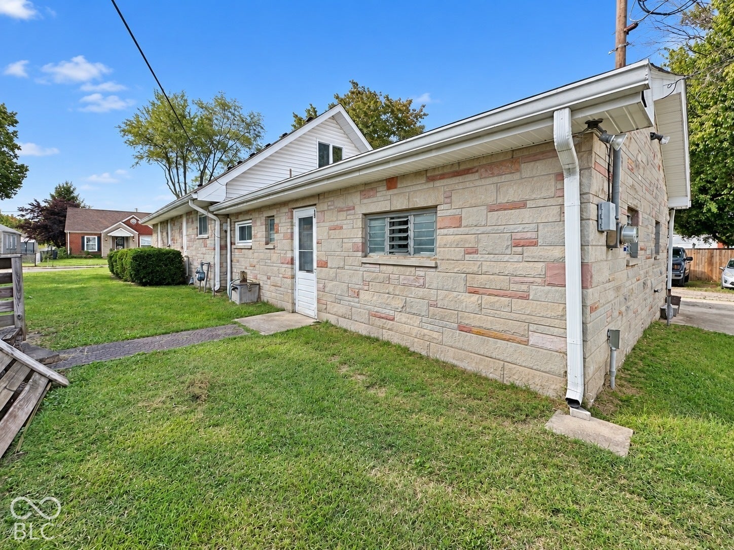 559 S Sycamore Street, Martinsville, IN 46151