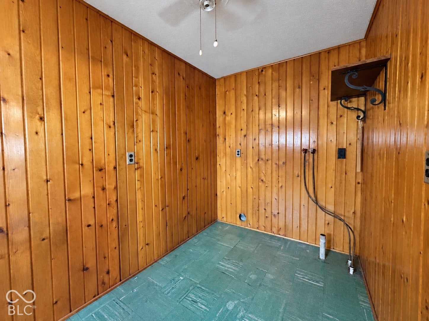 559 S Sycamore Street, Martinsville, IN 46151