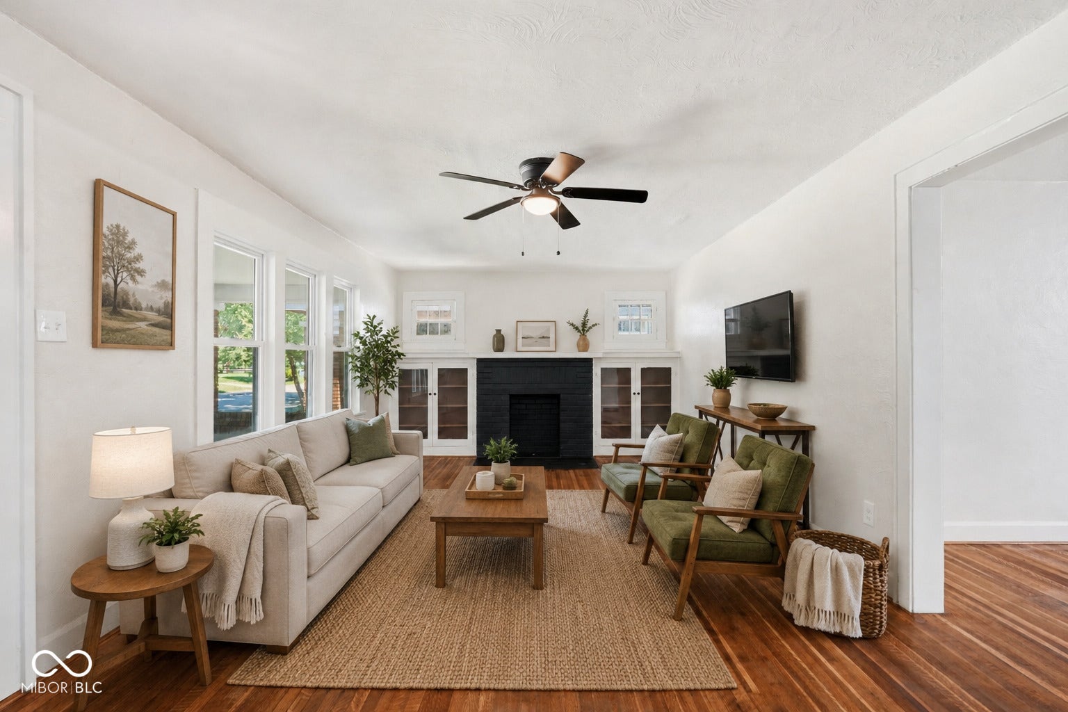 Virtually Altered - Living room - Virtually Staged