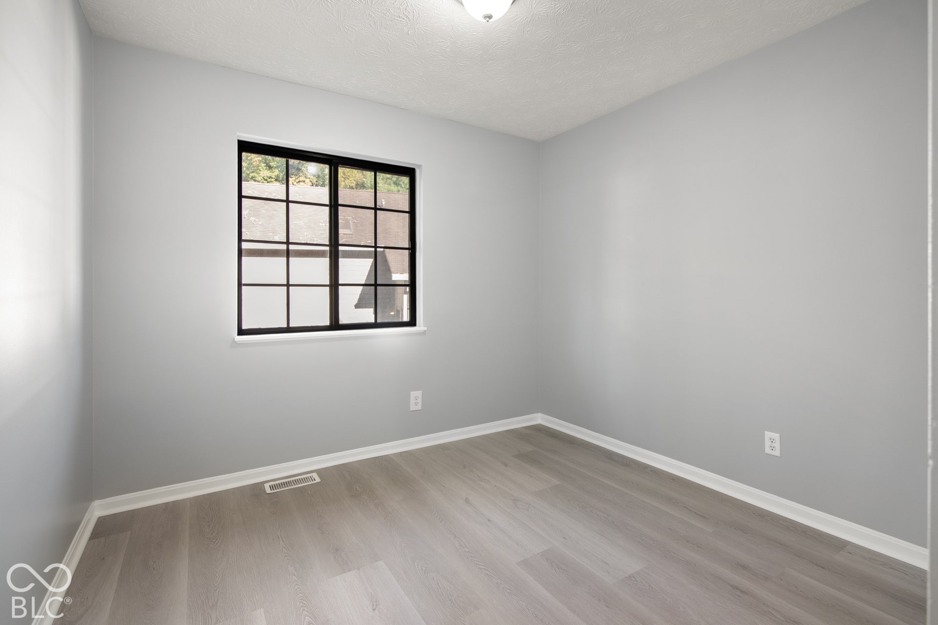 5807 Timber Lake Way, Indianapolis, IN 46237