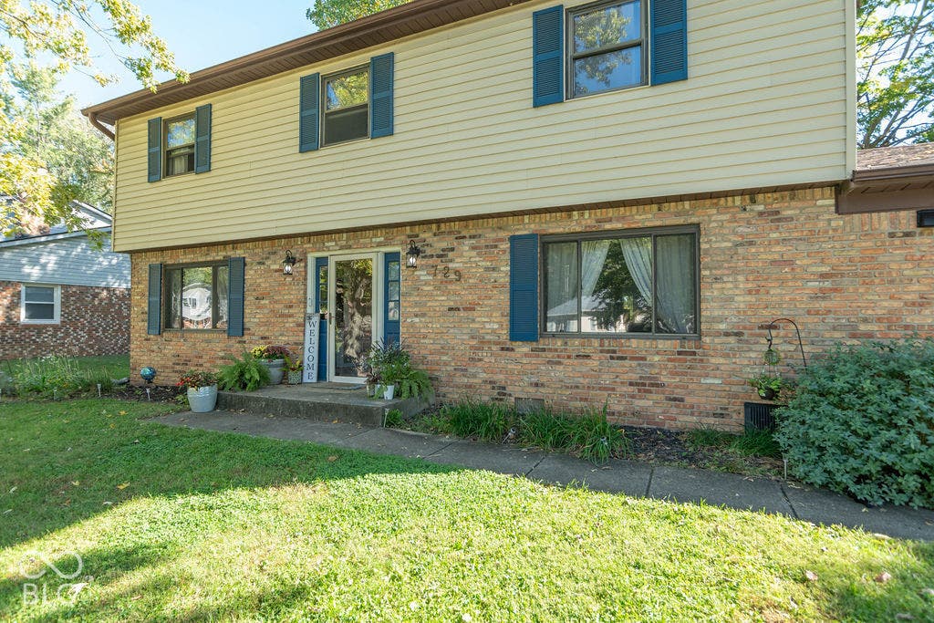 729 Balroyal Court, Indianapolis, IN 46234