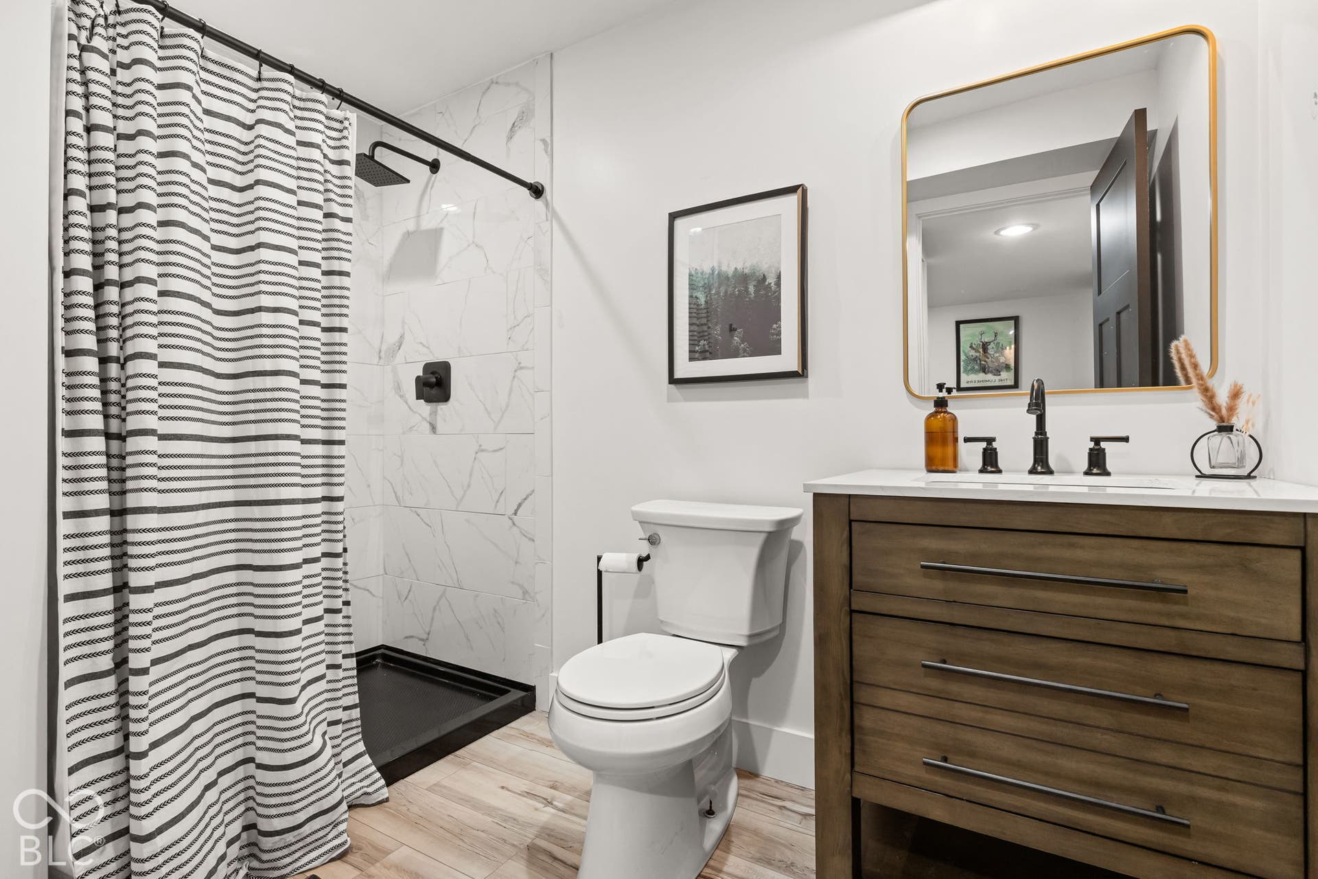 Full tiled walk in shower