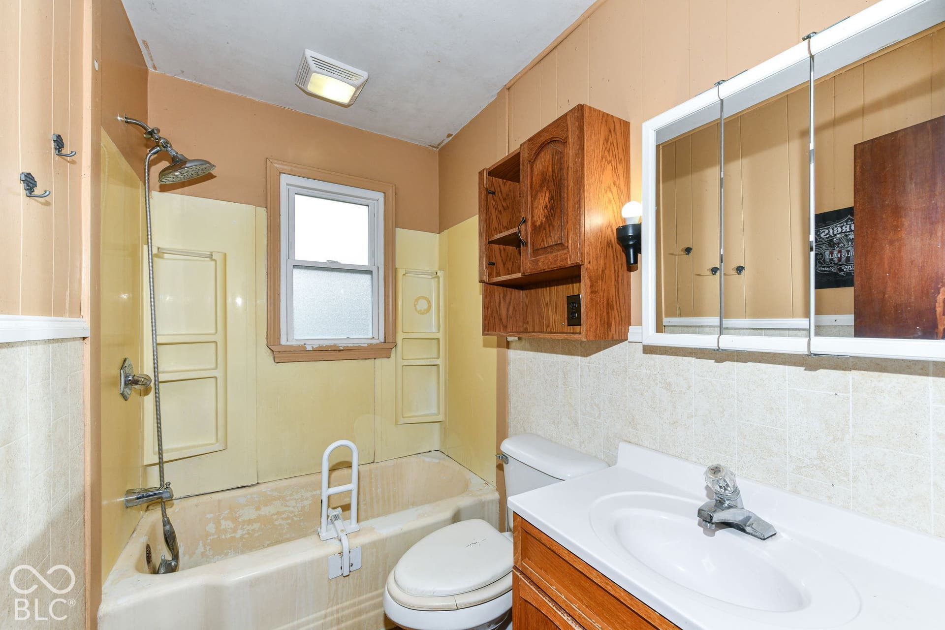 1917 N Riley Avenue, Indianapolis, IN 46218