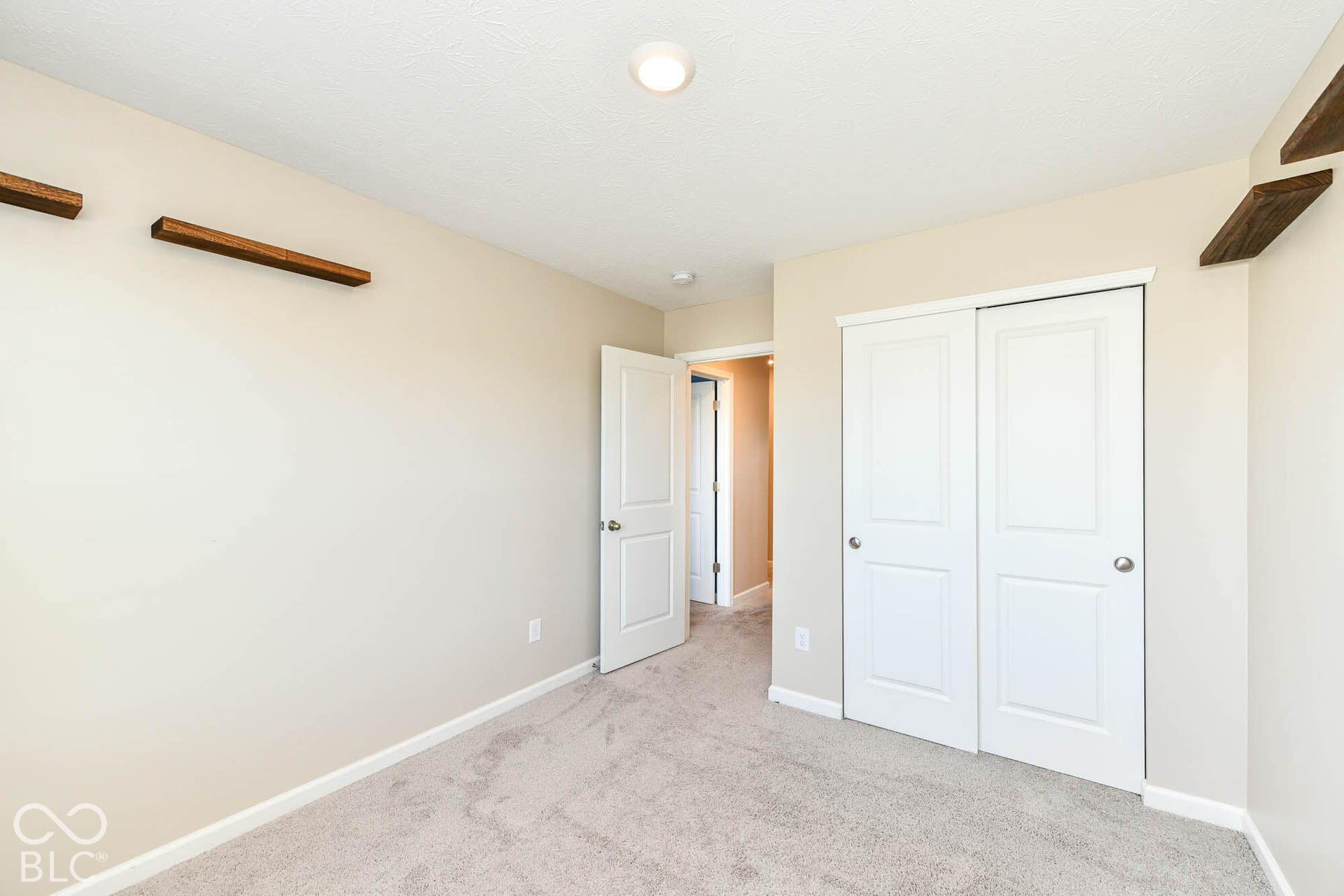 1643 N Sailboat Drive, Greenfield, IN 46140