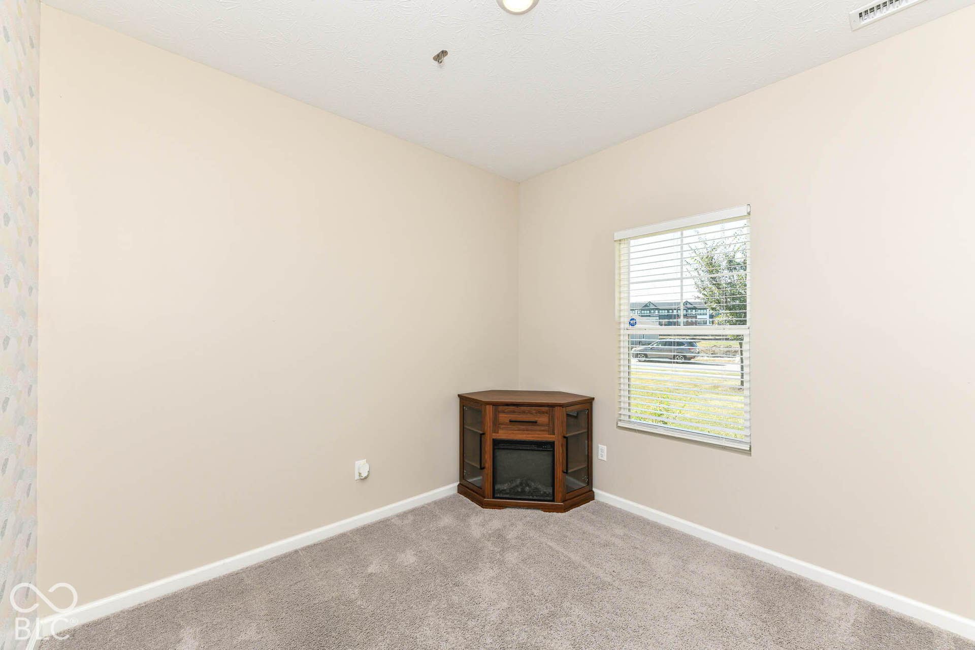 1643 N Sailboat Drive, Greenfield, IN 46140