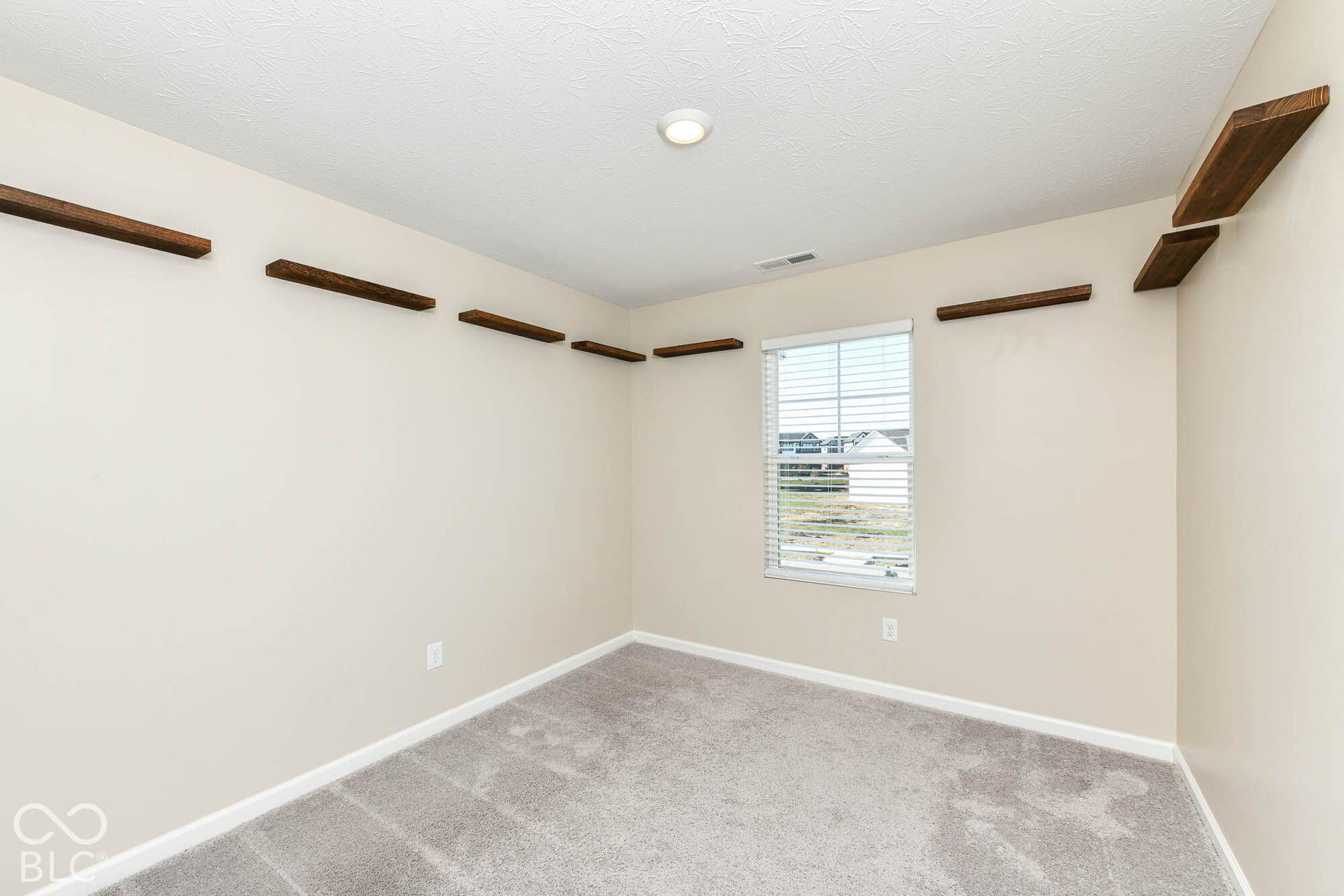 1643 N Sailboat Drive, Greenfield, IN 46140
