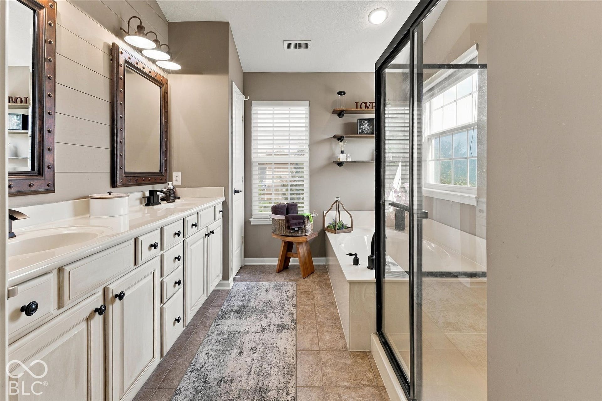 15356 Ackerley Drive, Fishers, IN 46040 15356 Ackerley Drive, Fishers, IN 46040