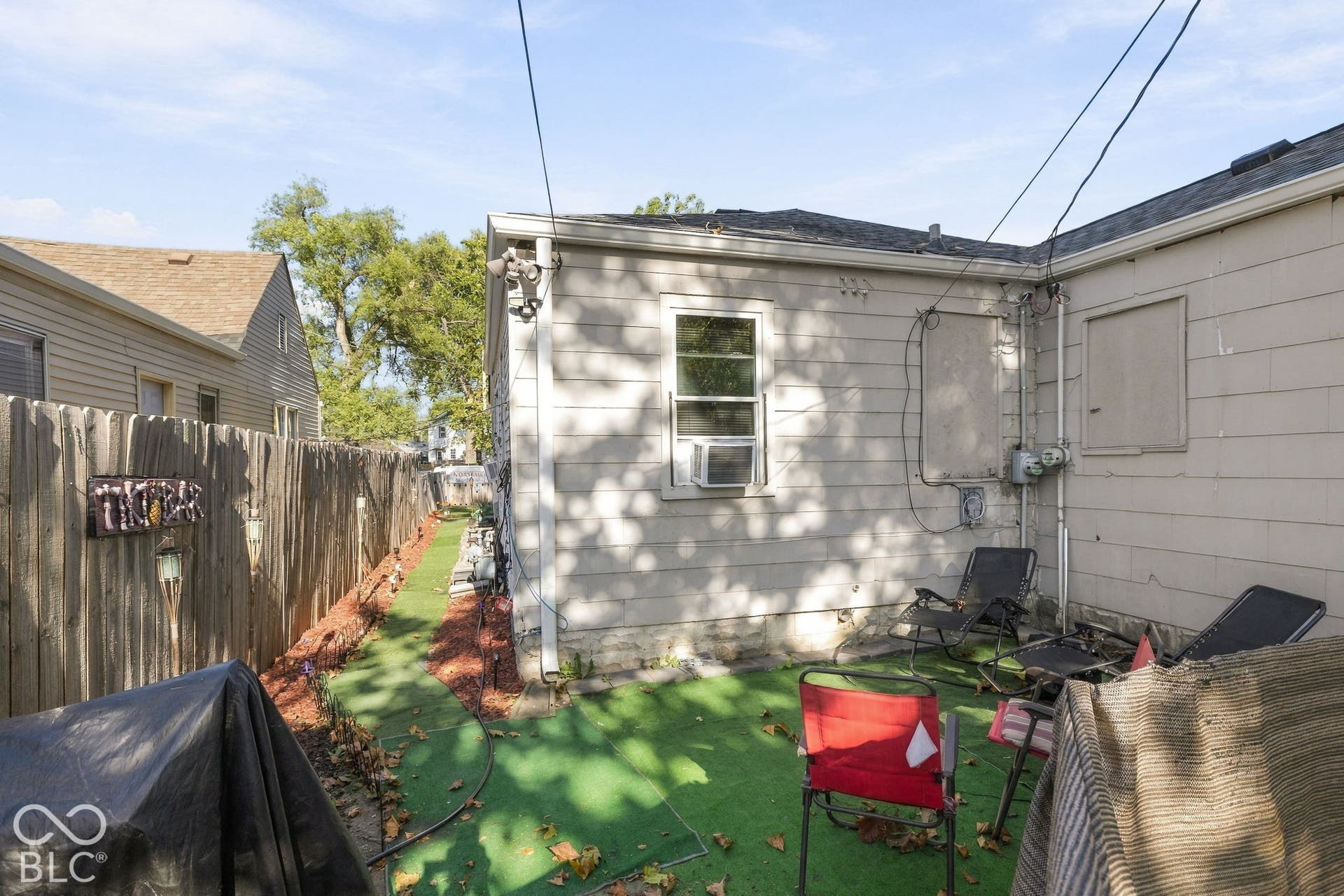 1912: Back Patio Area