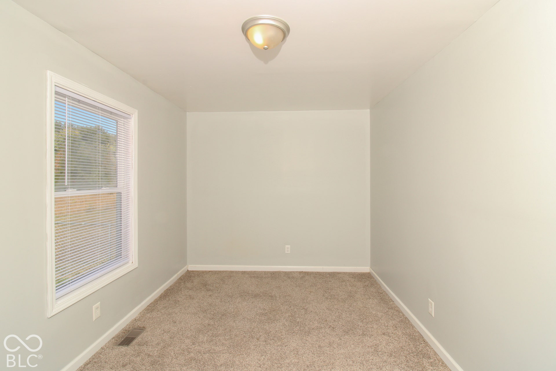 2469 Country Manor Street, North Vernon, IN 47265