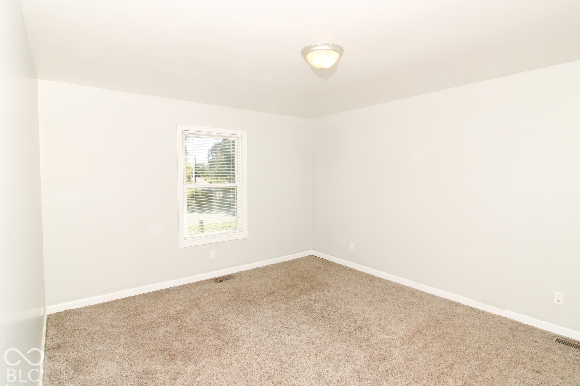 2469 Country Manor Street, North Vernon, IN 47265