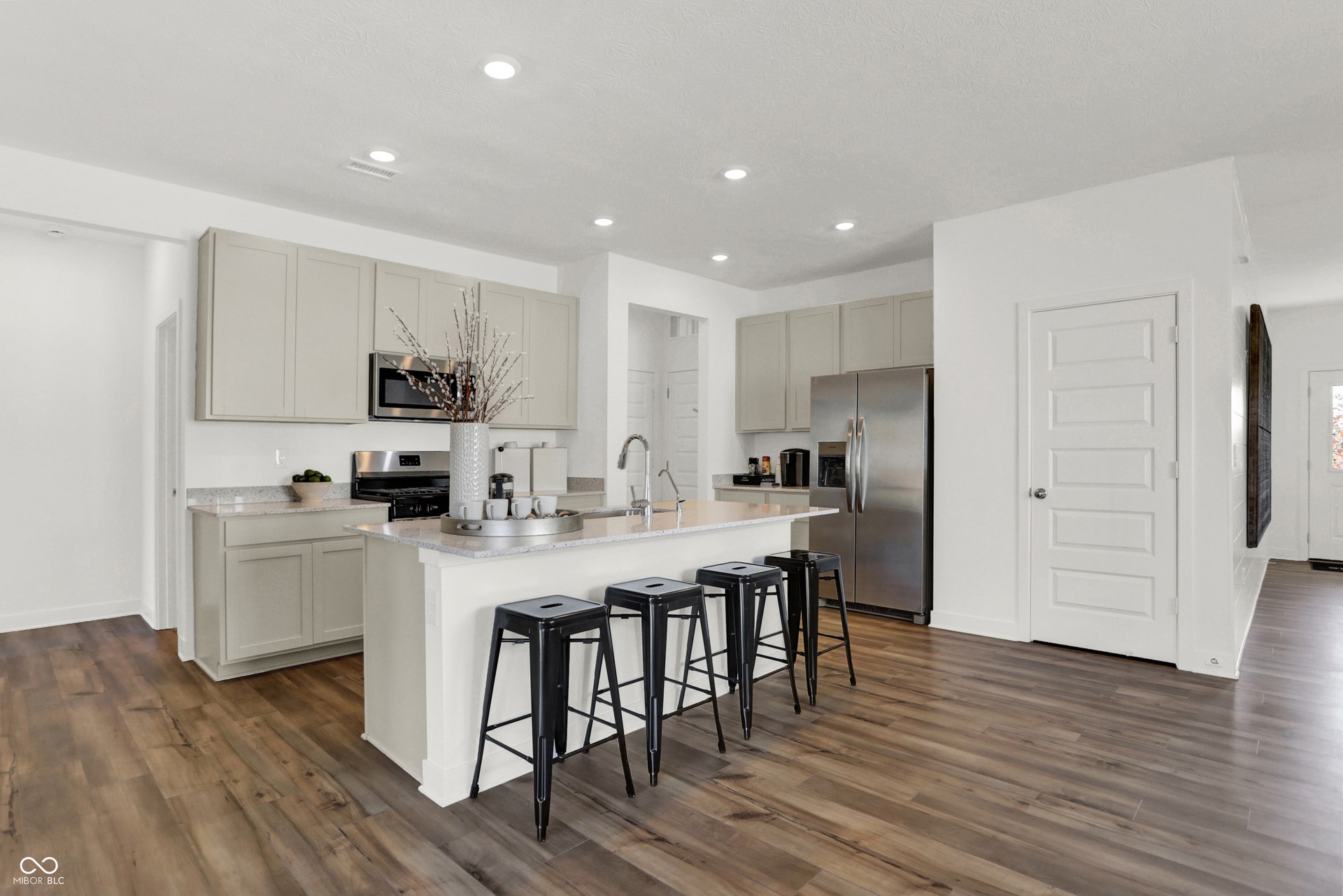 904 Drummond Court, Greenwood, IN 46143