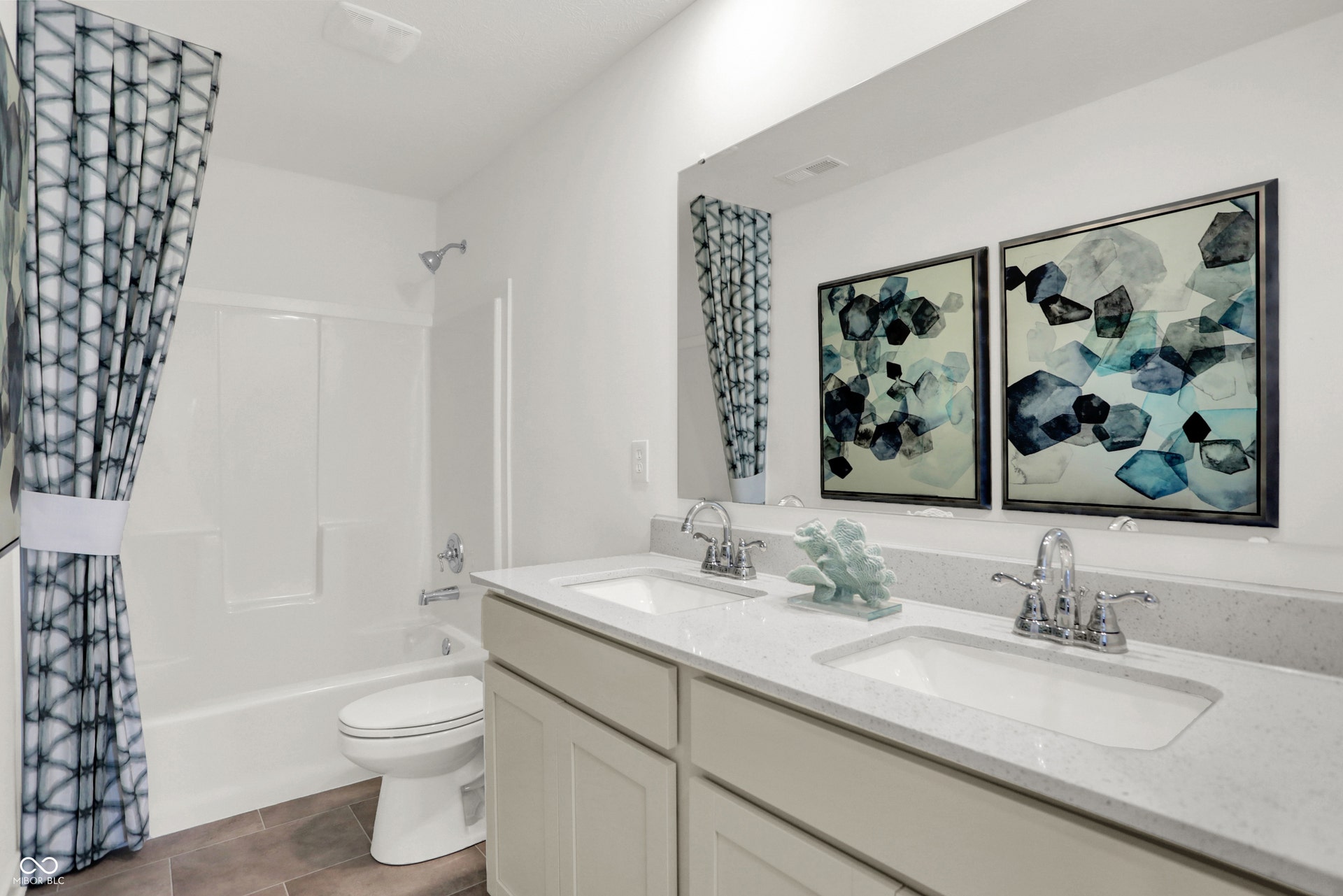 904 Drummond Court, Greenwood, IN 46143