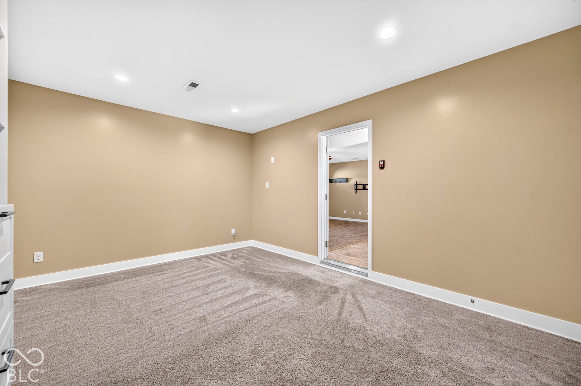 637 Woodside Court, Seymour, IN 47274