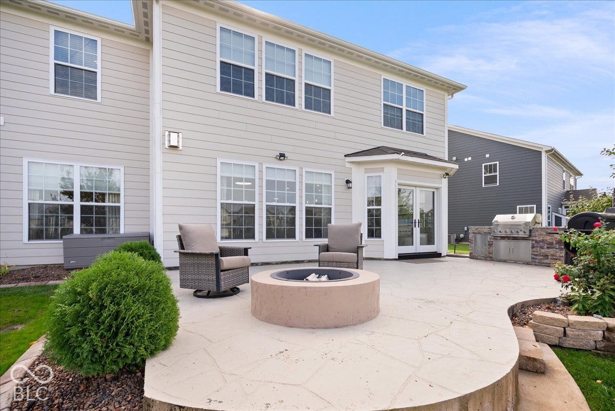 6344 Sugar Maple Drive, Zionsville, IN 46077