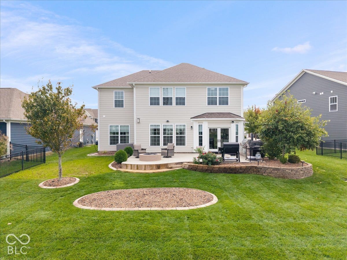6344 Sugar Maple Drive, Zionsville, IN 46077