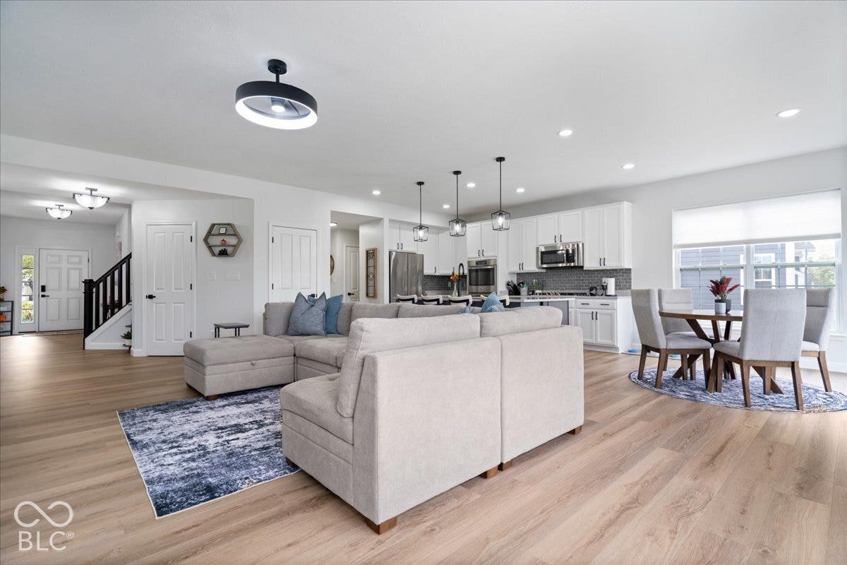 6344 Sugar Maple Drive, Zionsville, IN 46077
