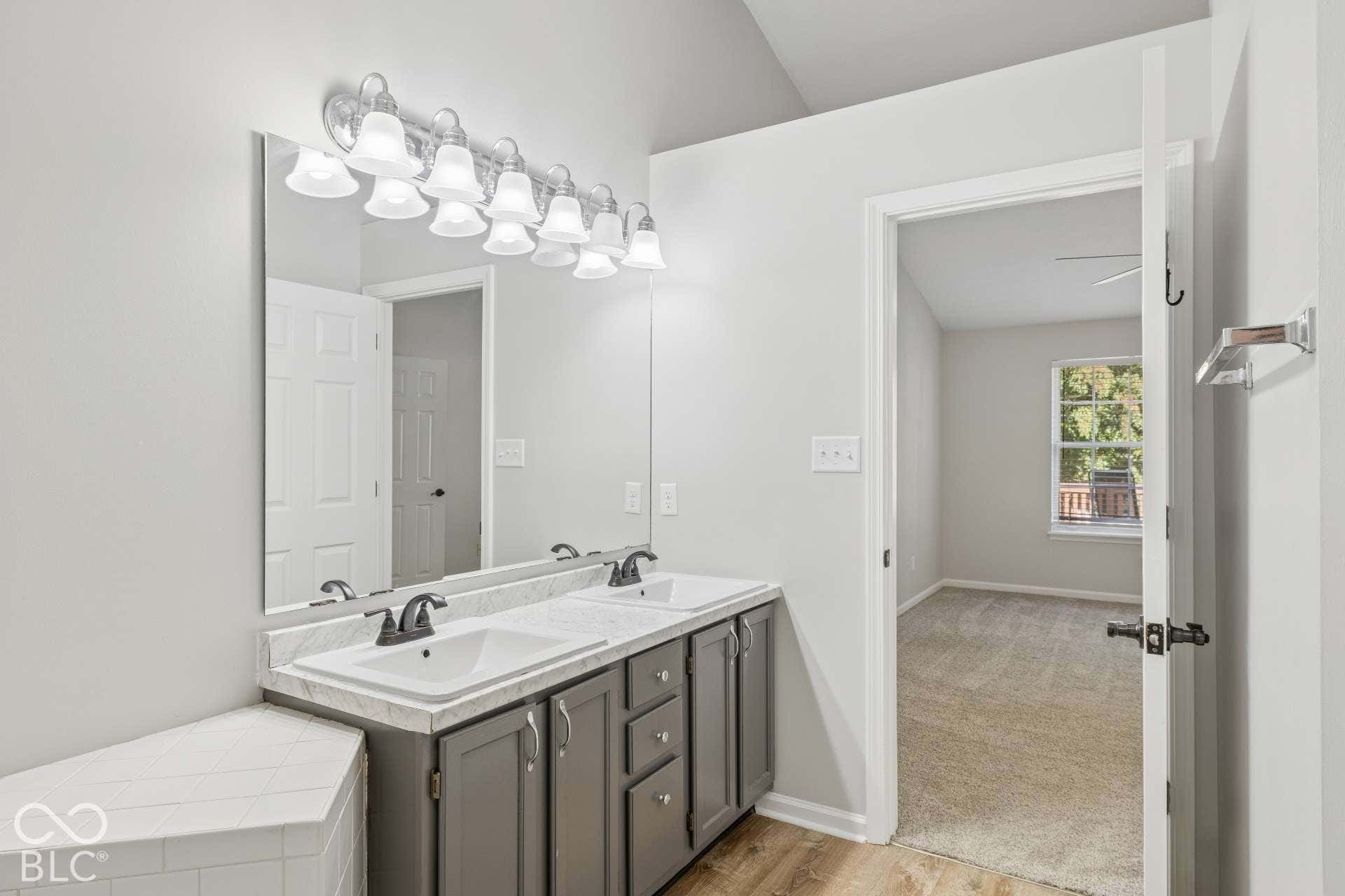 11076 Oakridge Drive, Fishers, IN 46038