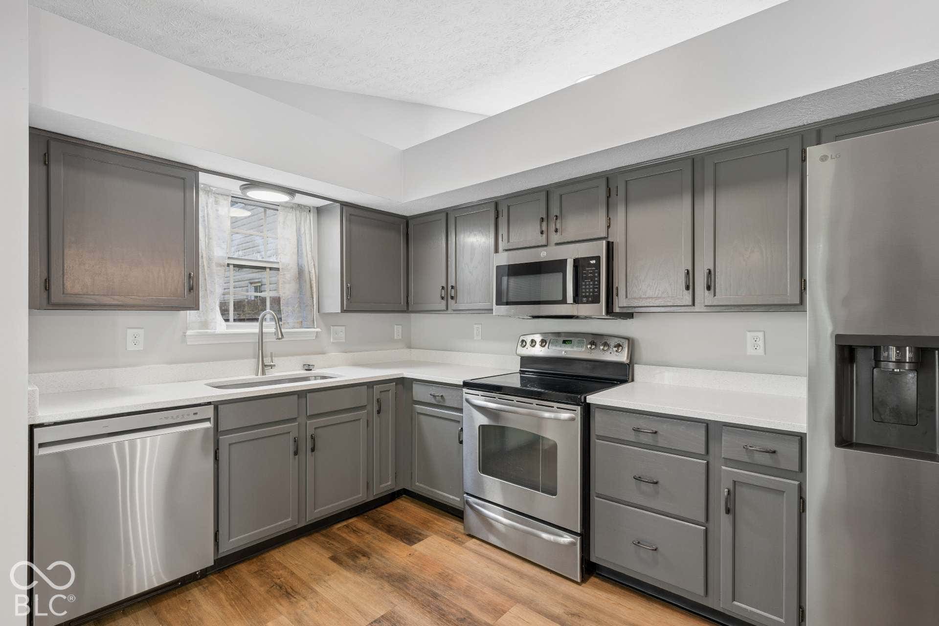11076 Oakridge Drive, Fishers, IN 46038