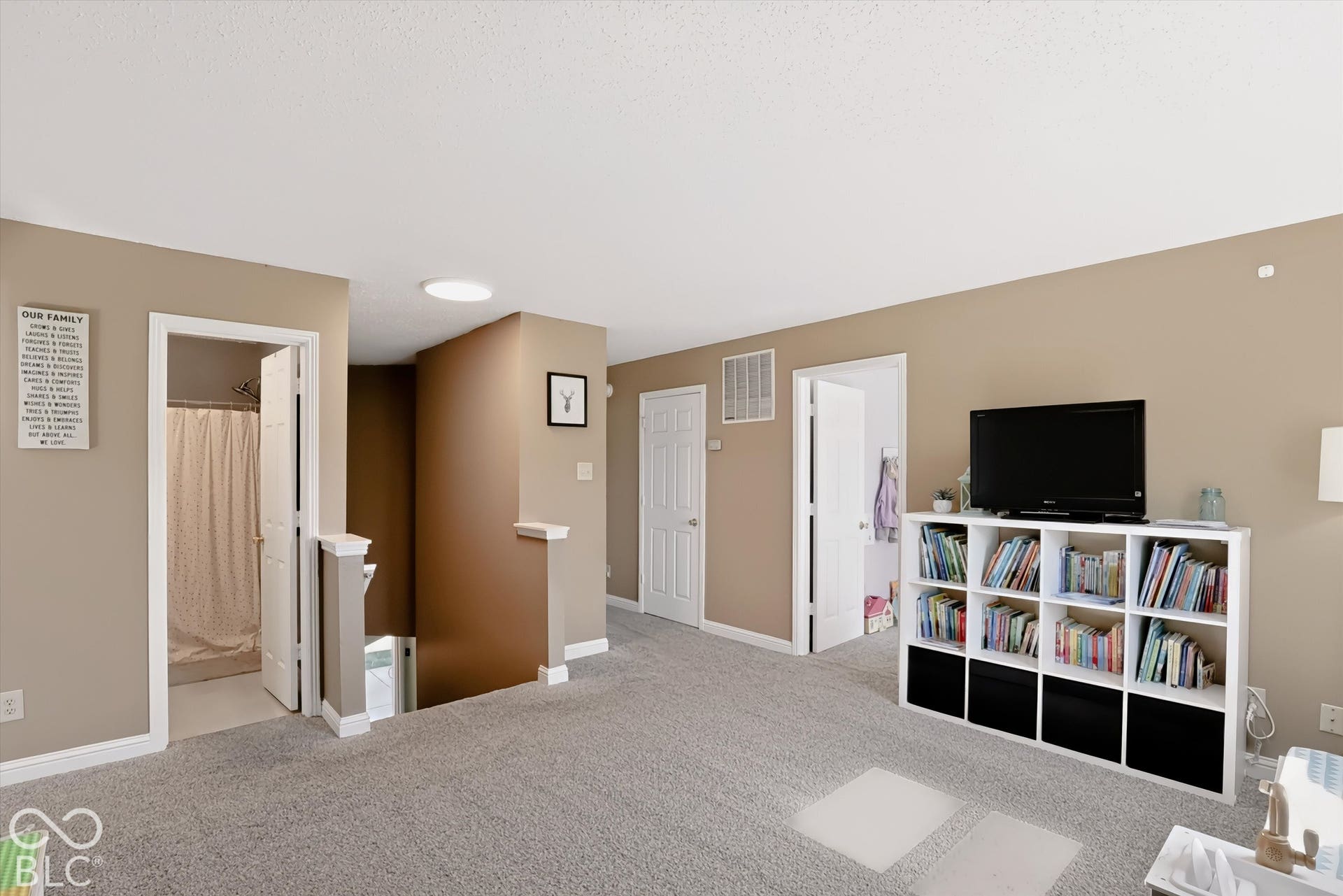 5739 Woodland Trace Boulevard, Indianapolis, IN 46237 5739 Woodland Trace Boulevard, Indianapolis, IN 46237