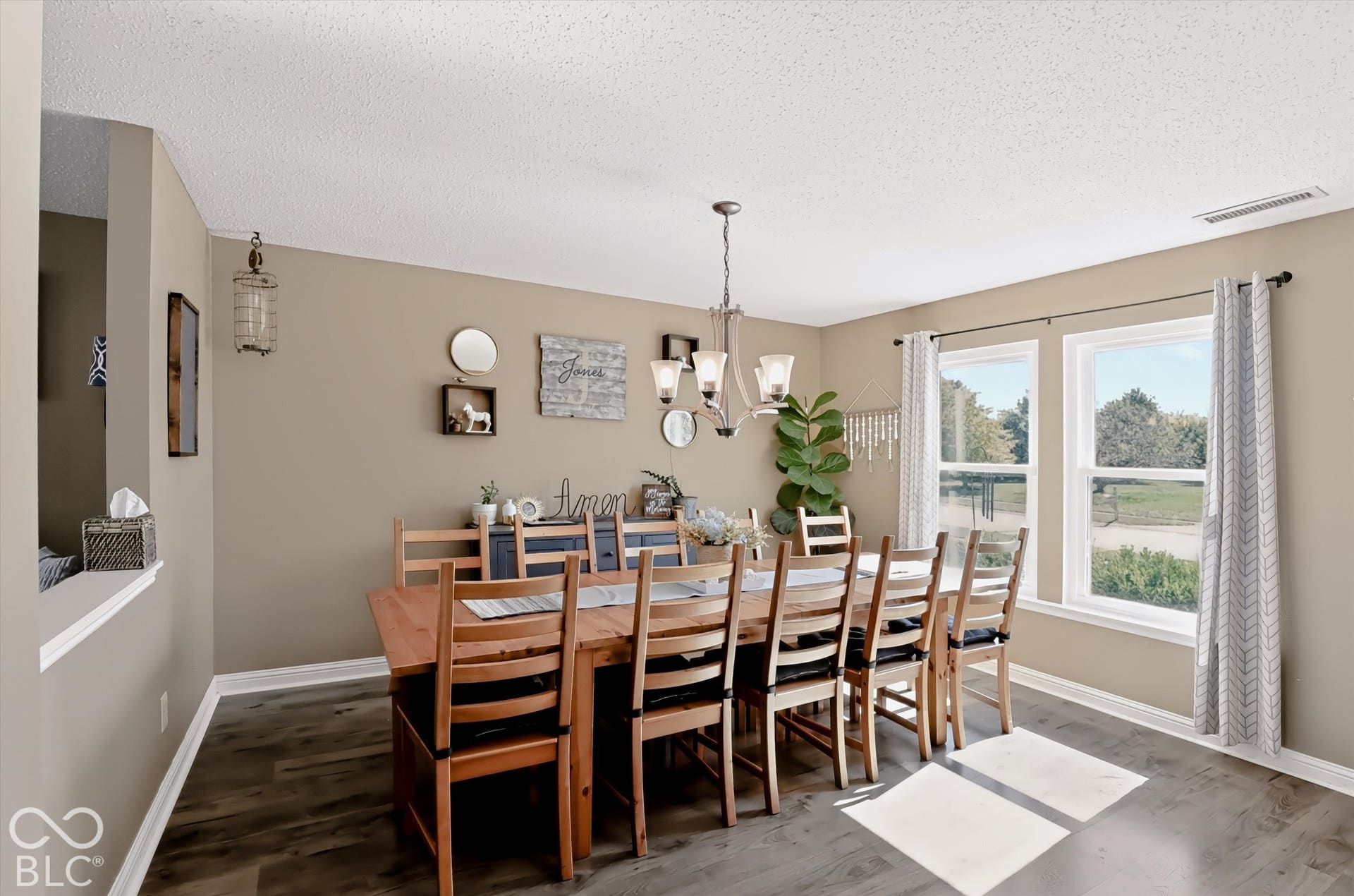 5739 Woodland Trace Boulevard, Indianapolis, IN 46237 5739 Woodland Trace Boulevard, Indianapolis, IN 46237