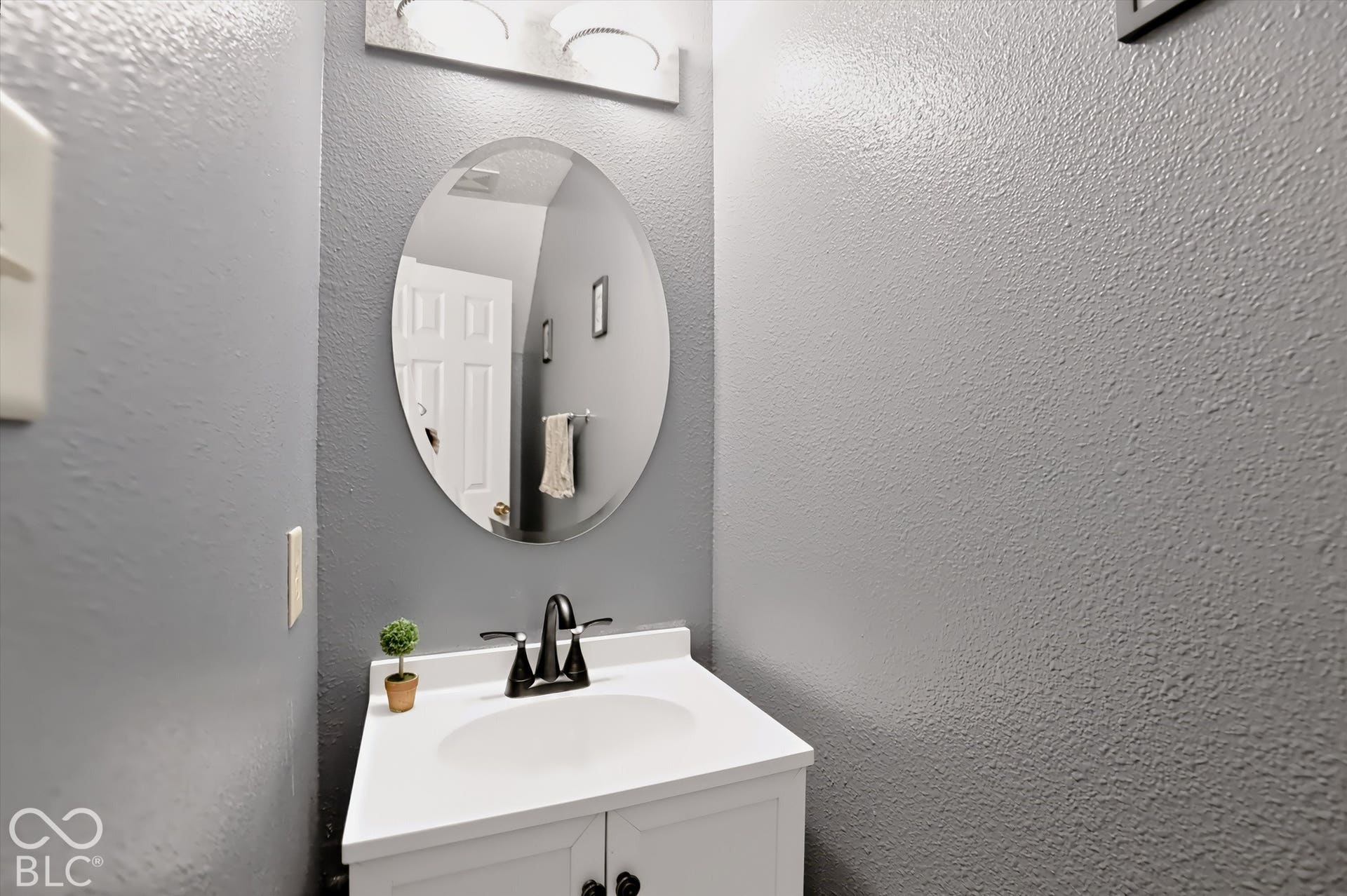 5739 Woodland Trace Boulevard, Indianapolis, IN 46237 5739 Woodland Trace Boulevard, Indianapolis, IN 46237