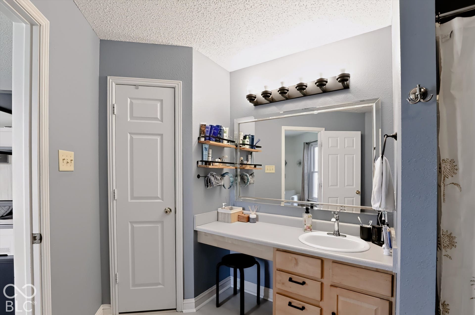 5739 Woodland Trace Boulevard, Indianapolis, IN 46237 5739 Woodland Trace Boulevard, Indianapolis, IN 46237