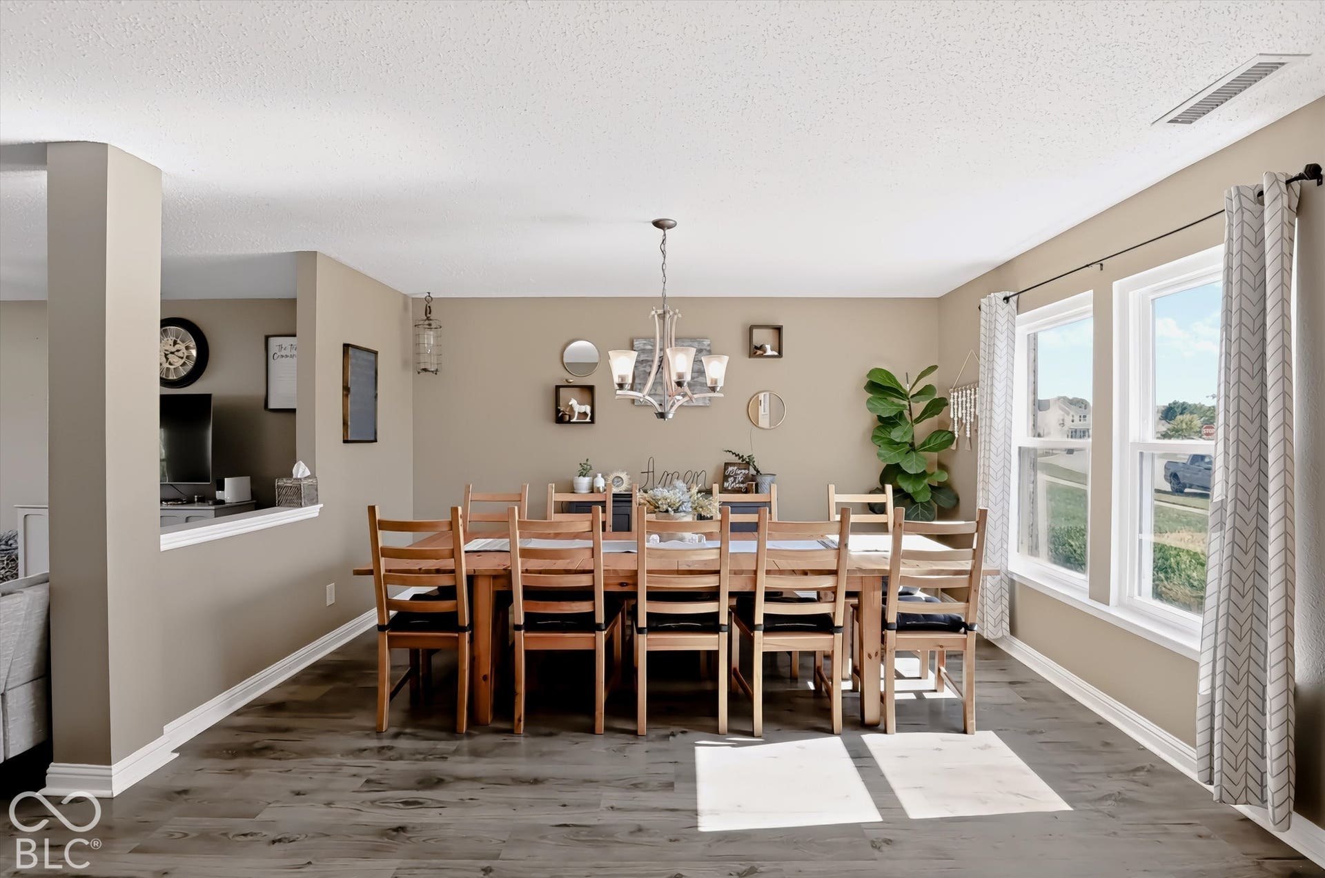 5739 Woodland Trace Boulevard, Indianapolis, IN 46237 5739 Woodland Trace Boulevard, Indianapolis, IN 46237
