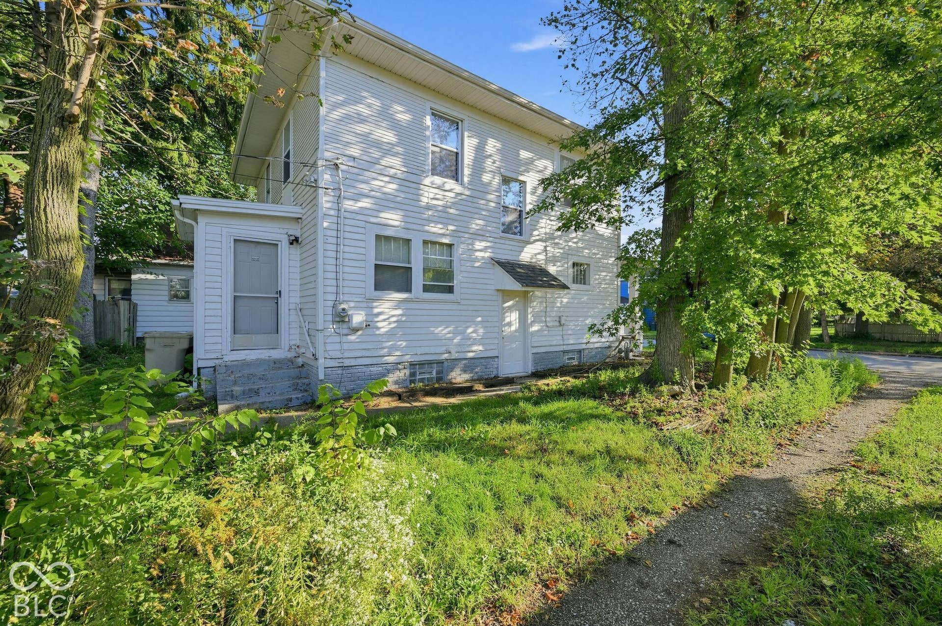 1031 College Street, South Bend, IN 46628