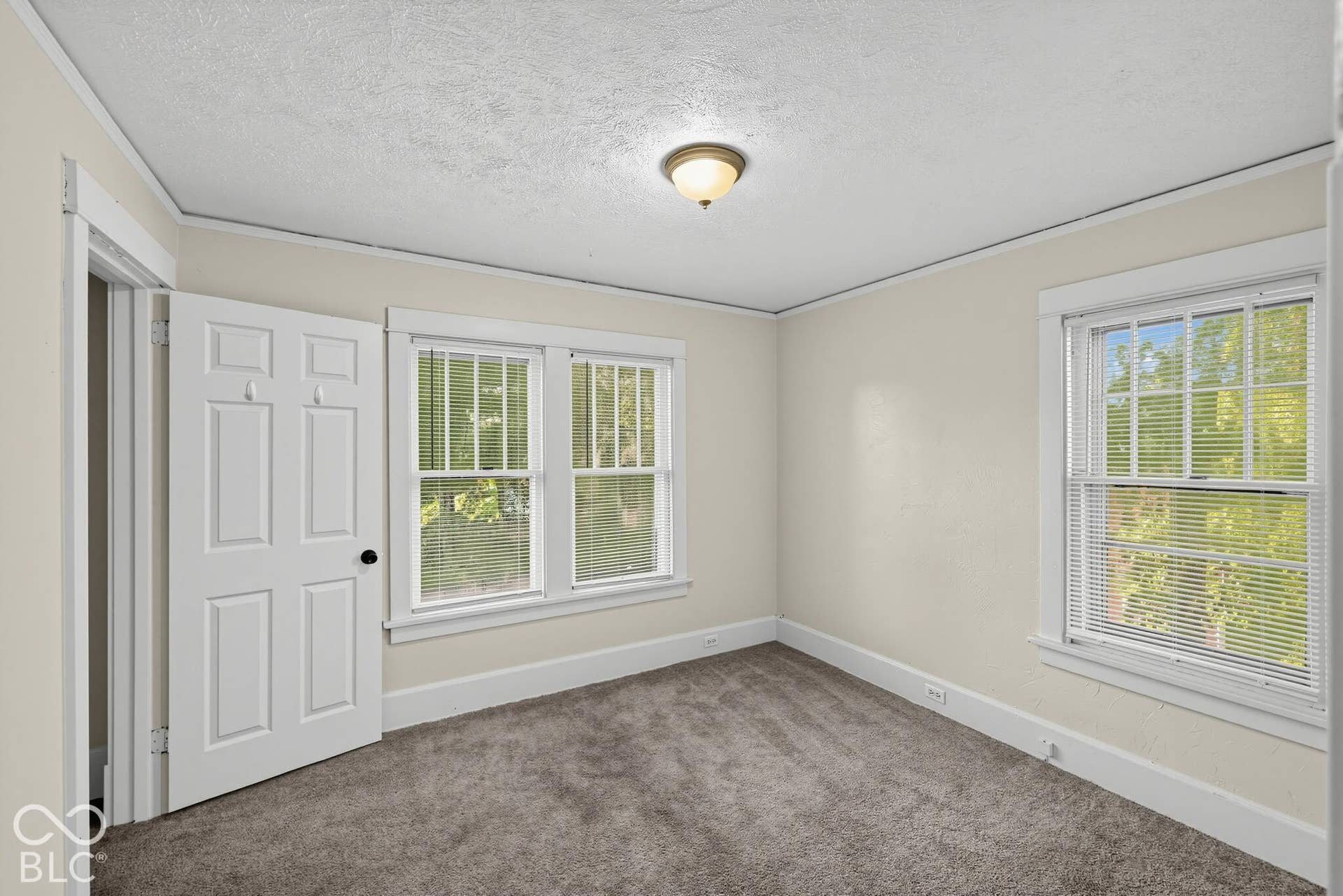 1031 College Street, South Bend, IN 46628